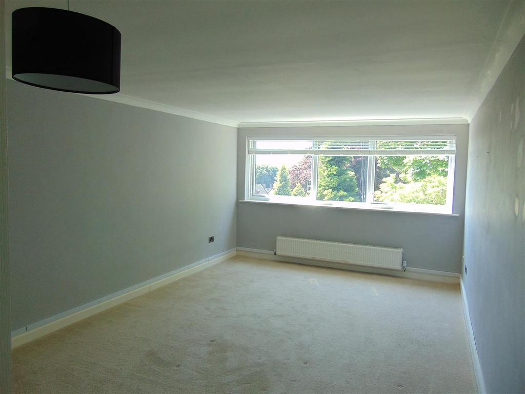 Princes Avenue, Walsall 2 bed flat £129,950