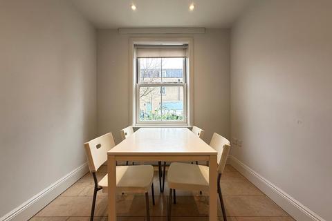 undefined, Cavendish Place, Cambridge, Cambridgeshire