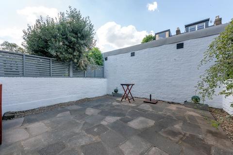 2 bedroom apartment to rent, Rainham Road, London, NW10