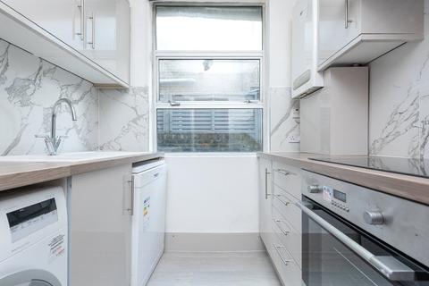2 bedroom apartment to rent, Rainham Road, London, NW10