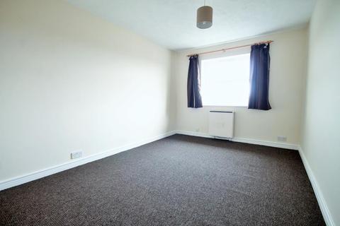 2 bedroom flat to rent - Times Court Southfields SW18