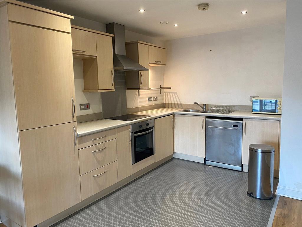 Apartment in Newcastle Upon Tyne - View 3
