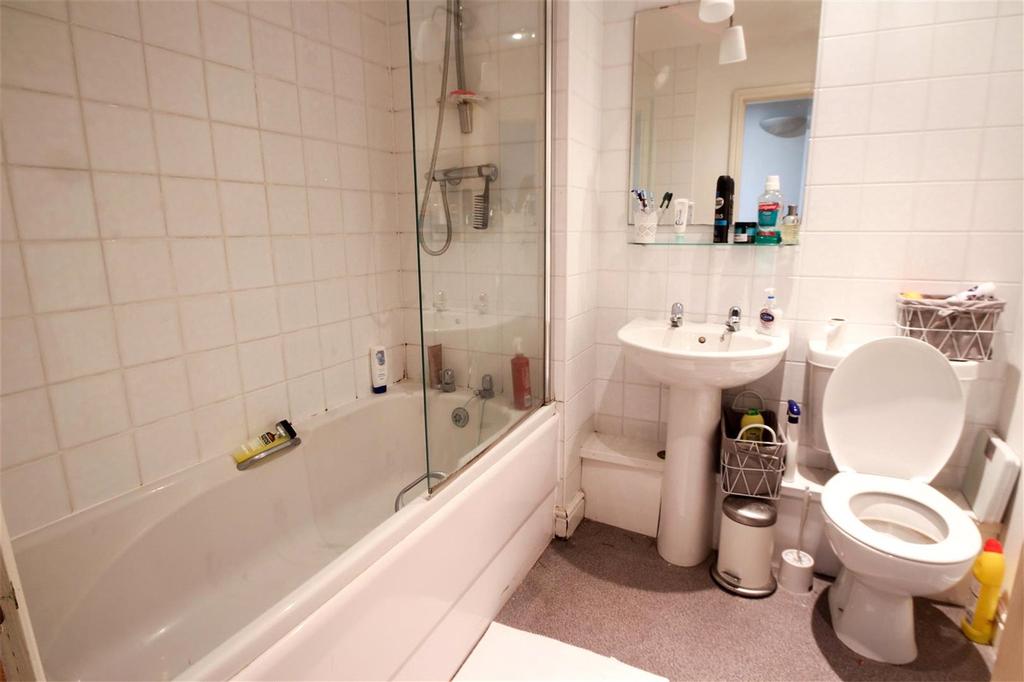 Apartment in Newcastle Upon Tyne - More