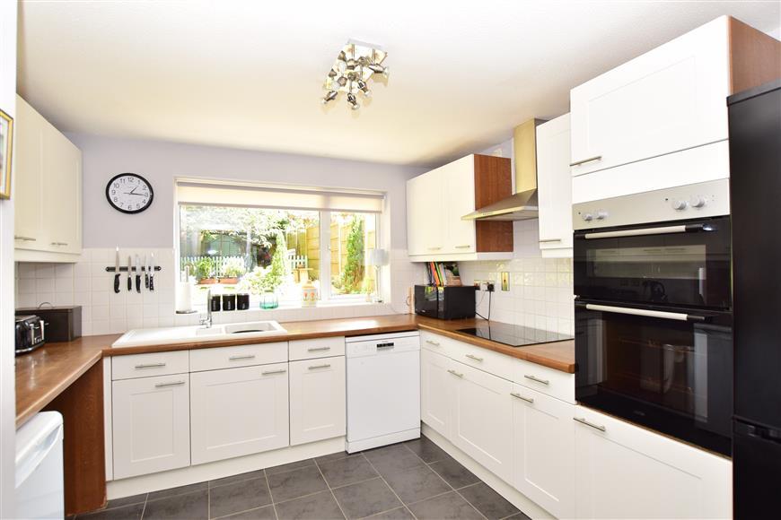 Grattons Drive, Pound Hill, Crawley, West Sussex 5 bed detached house
