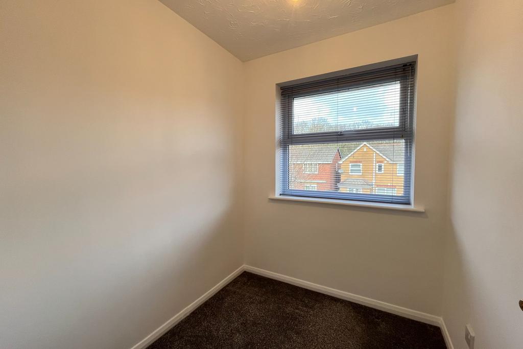 Small child's Room/office