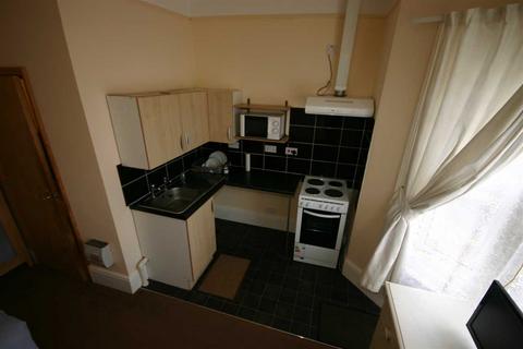 Studio to rent, Atherley Road, Southampton