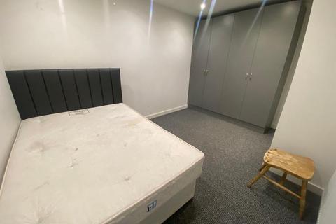 undefined, Laburnum Grove, Southall, Middlesex, UB1