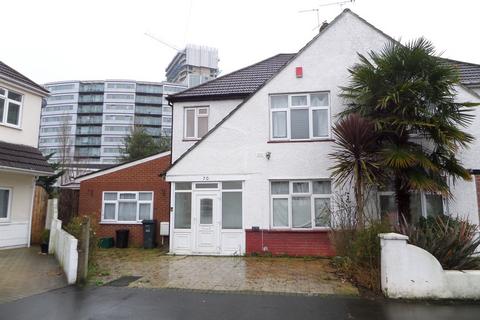 3 bedroom semi-detached house to rent, Ellington Road, Hounslow