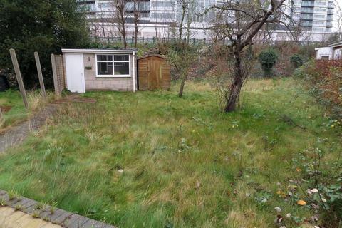 3 bedroom semi-detached house to rent, Ellington Road, Hounslow