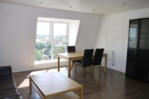 2 bedroom apartment to rent, Oak House, Bounds Green N22