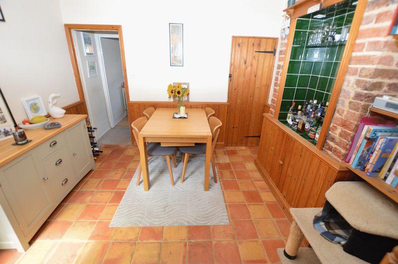 Dining Room pic2