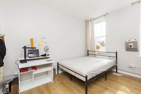 3 bedroom flat to rent, NW1