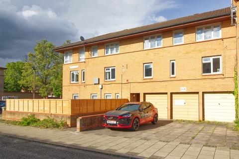 undefined, 2 Bed apartment with modern fittings & walking distance to CMK / station
