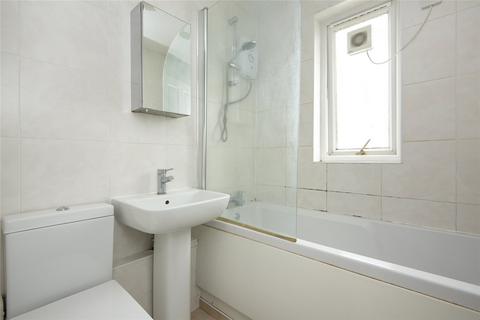 4 bedroom flat to rent, Icarus House, British Street, Bow, London, E3