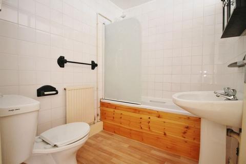 1 bedroom apartment to rent, Waverley Road, Southsea