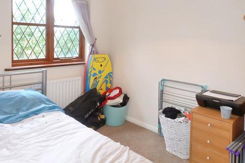 2 bedroom semi-detached house to rent, Cadbury Close, Hucclecote, Gloucester