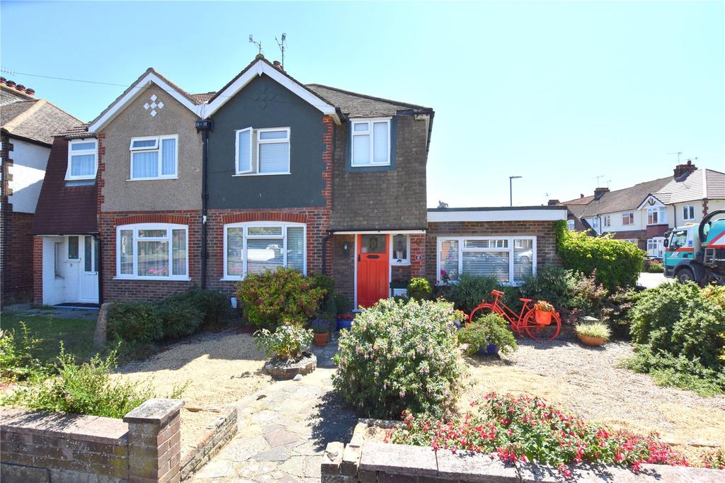 Grand Avenue, Lancing, West Sussex, BN15 3 bed semidetached house £