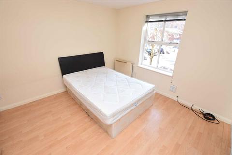 4 bedroom flat to rent, Linen Court, Salford, M3