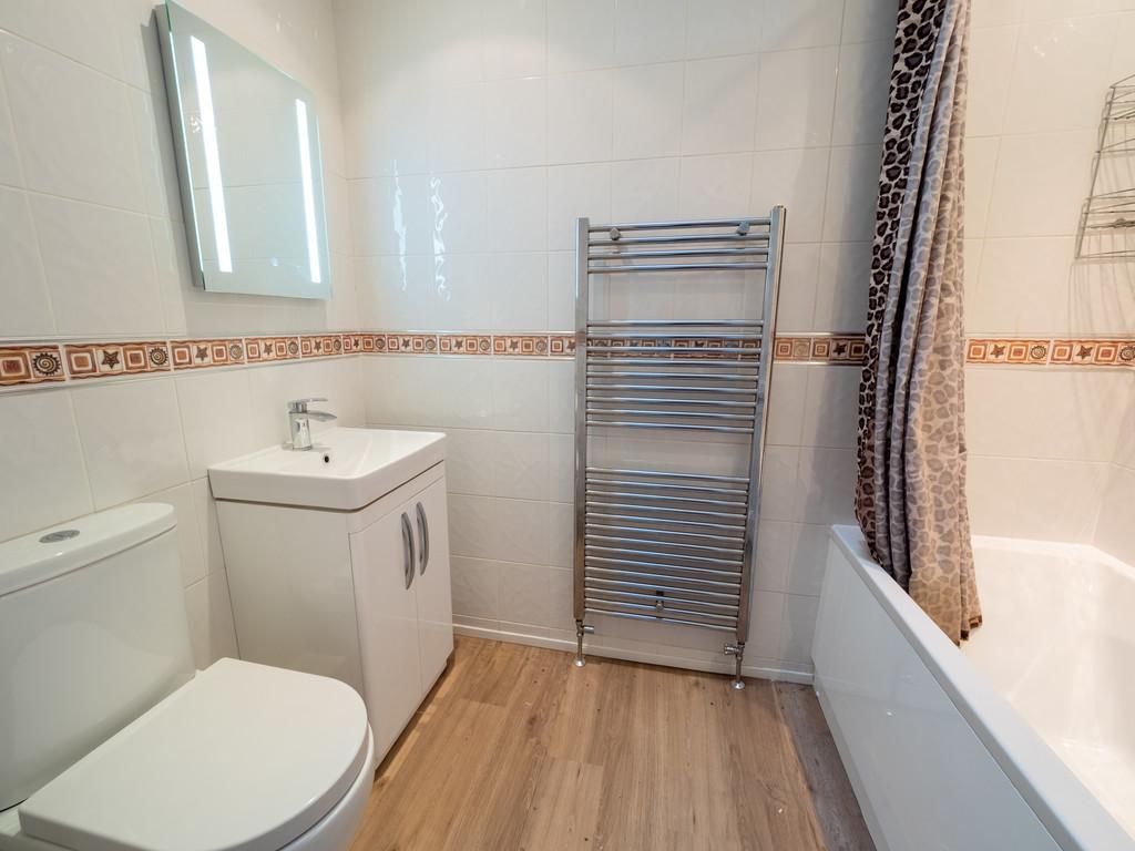 Redvers Road, Darwen 3 bed terraced house £600 pcm (£138 pw)