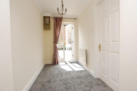 2 bedroom terraced house to rent, EATON BRAY