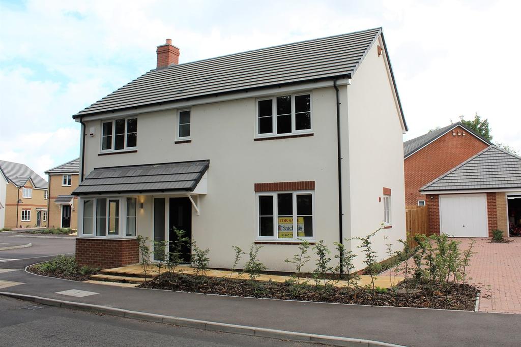 Rook Tree Lane, Stotfold, Hitchin, SG5 4 bed detached house £539,950