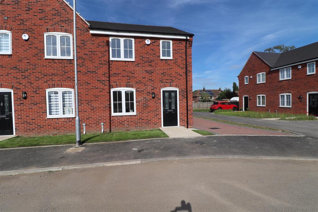 Creswell Road, Clowne, Chesterfield 3 bed semidetached house £169,950
