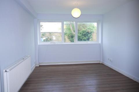 1 bedroom ground floor flat to rent, Deanswood, Bounds Green N11