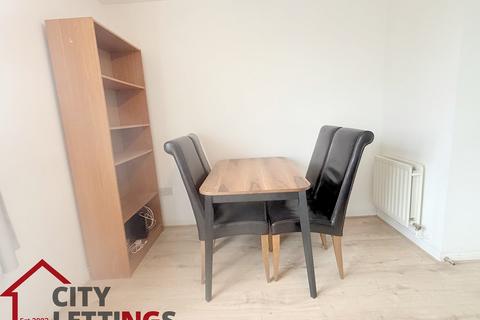 2 bedroom apartment to rent, Cleeves Court, Raleigh Street