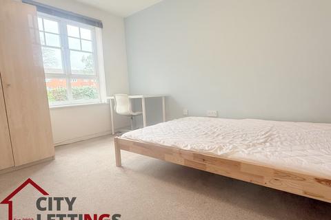 2 bedroom apartment to rent, Cleeves Court, Raleigh Street