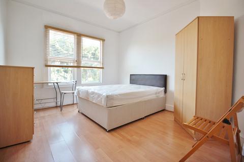 Studio to rent, Dollis Park, Finchley Central N3