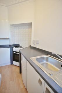 Studio to rent, Dollis Park, Finchley Central N3
