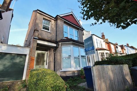 Studio to rent, Dollis Park, Finchley Central N3