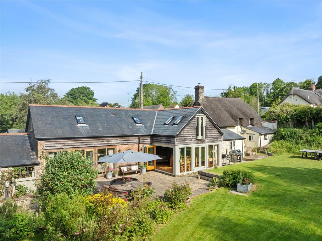 Stratton, Dorset 5 bed detached house £875,000