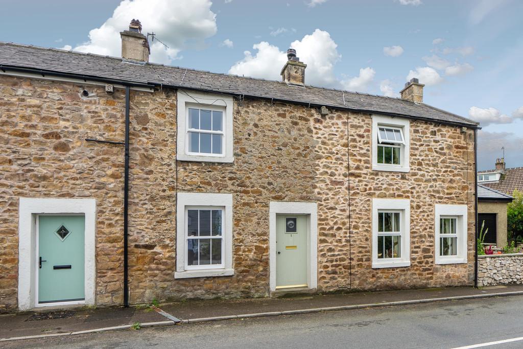 Tomlinson Cottages, Over Kellet 2 bed cottage £525 pcm (£121 pw)