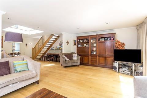 4 bedroom house to rent, Astor Close, Kingston upon Thames
