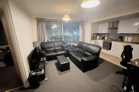 1 bedroom flat to rent, 32 Regent Court, 1 North Bank, Lodge Road