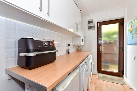 11 Downlands, Walmer, Deal, CT14 7XA
