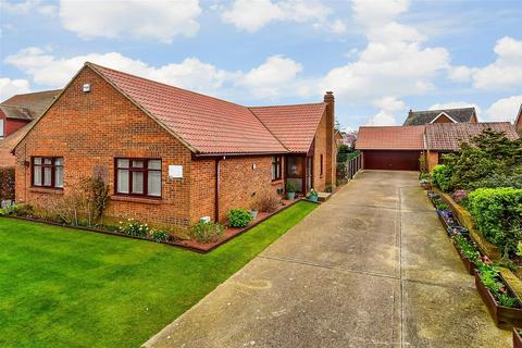 11 Downlands, Walmer, Deal, CT14 7XA