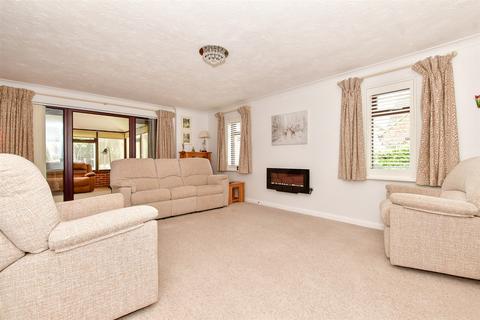 11 Downlands, Walmer, Deal, CT14 7XA