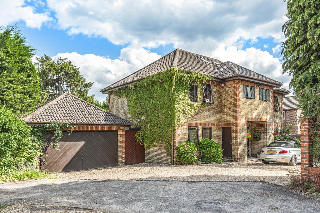 Upper Chobham Road, Camberley, GU15 5 bed detached house £850,000