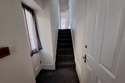 2 bedroom flat to rent, Cornfield Terrace, West of Town, Eastbourne BN21