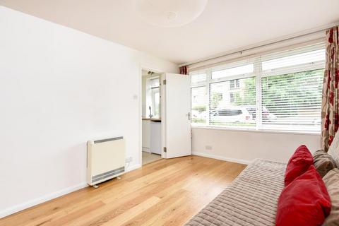 undefined, Surbtion,  Kingston Upon Thames,  KT6