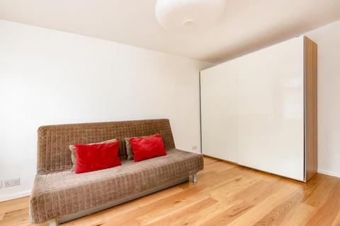undefined, Surbtion,  Kingston Upon Thames,  KT6