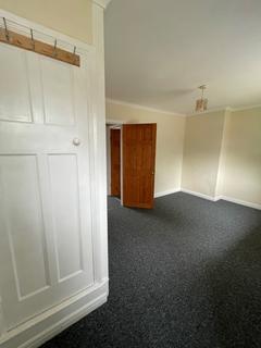 3 bedroom end of terrace house to rent, Eddish Road, Kitts Green, Birmingham, B33 9RN