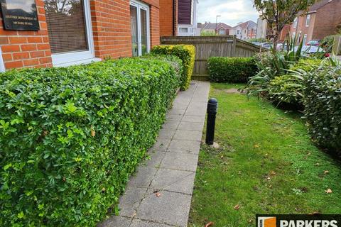 1 bedroom flat to rent, 23-25 Firgrove Road, Freemantle