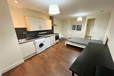 Studio to rent, Bournemouth