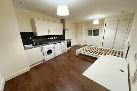 Studio to rent, Bournemouth