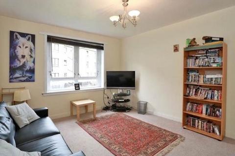 3 bedroom flat to rent, Froghall Gardens, Aberdeen, AB24