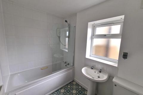 undefined, High Street, Wirral CH64