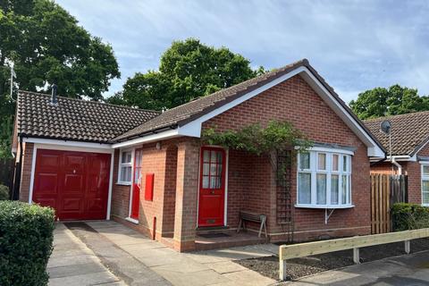 2 bedroom detached house to rent - Robin Gardens, Totton